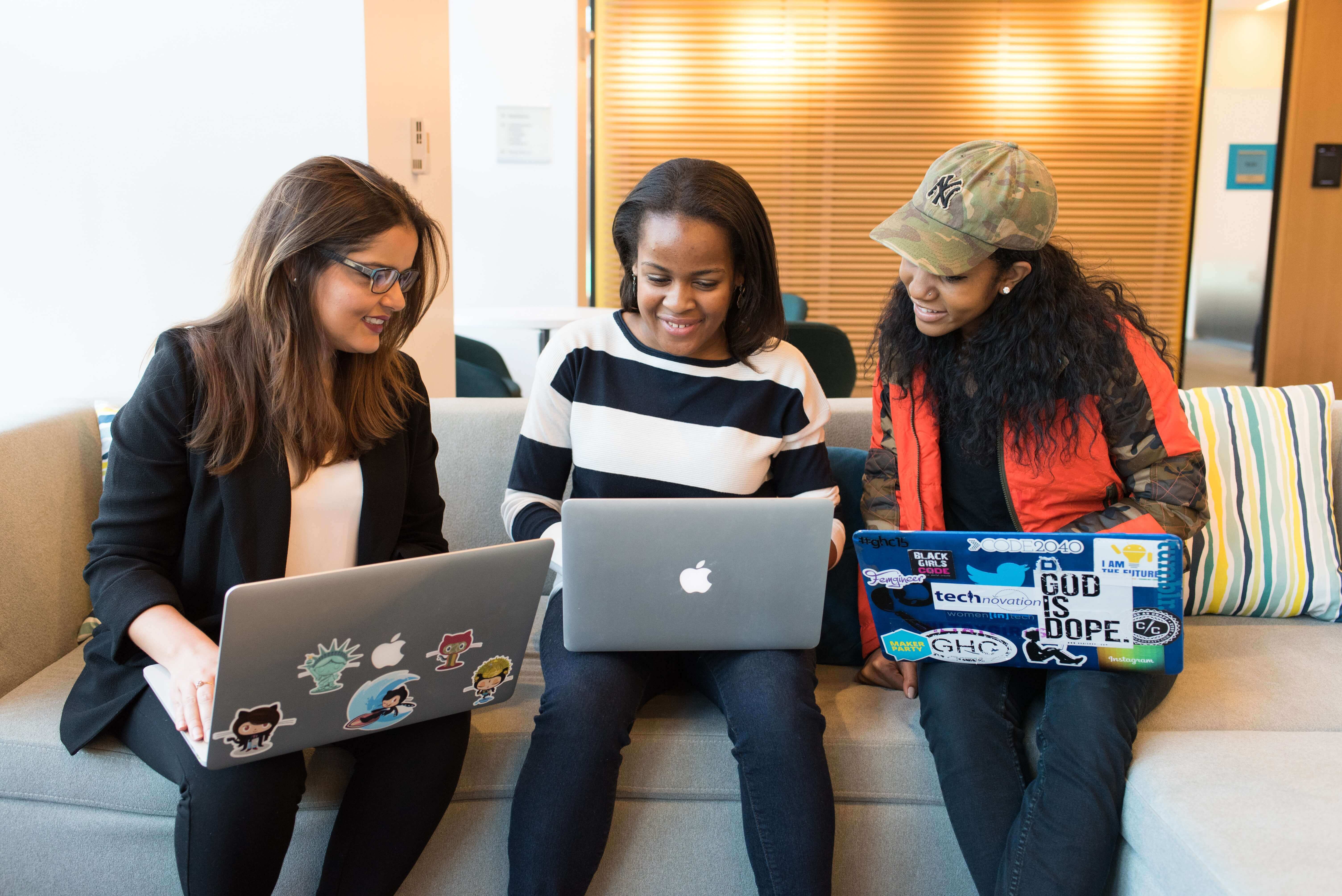 UX design students working together
